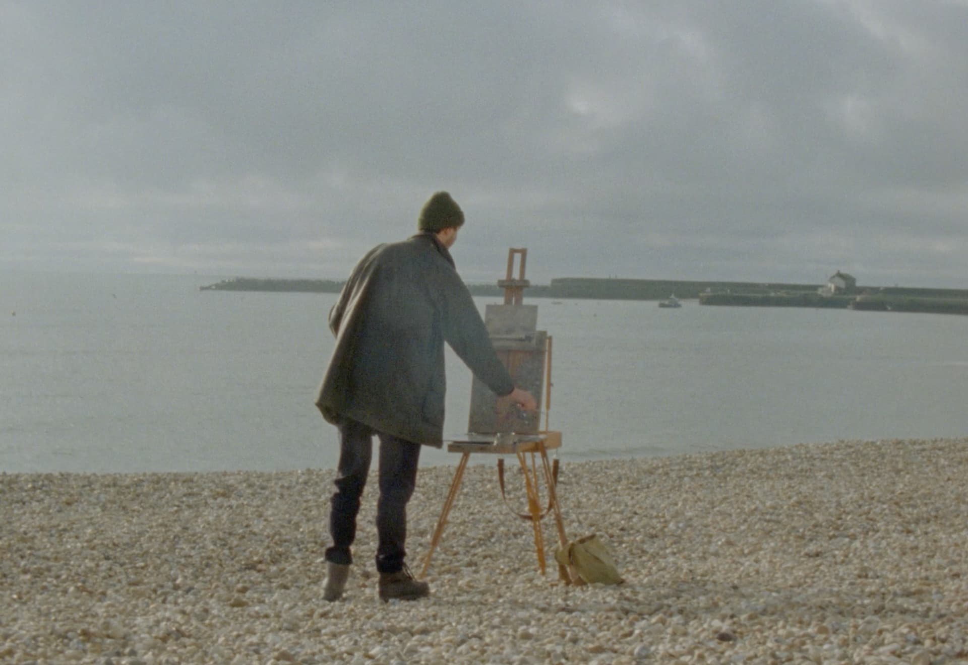 Ffern Artist Tom Stevenson painting at Lyme Regis on the beach.jpg