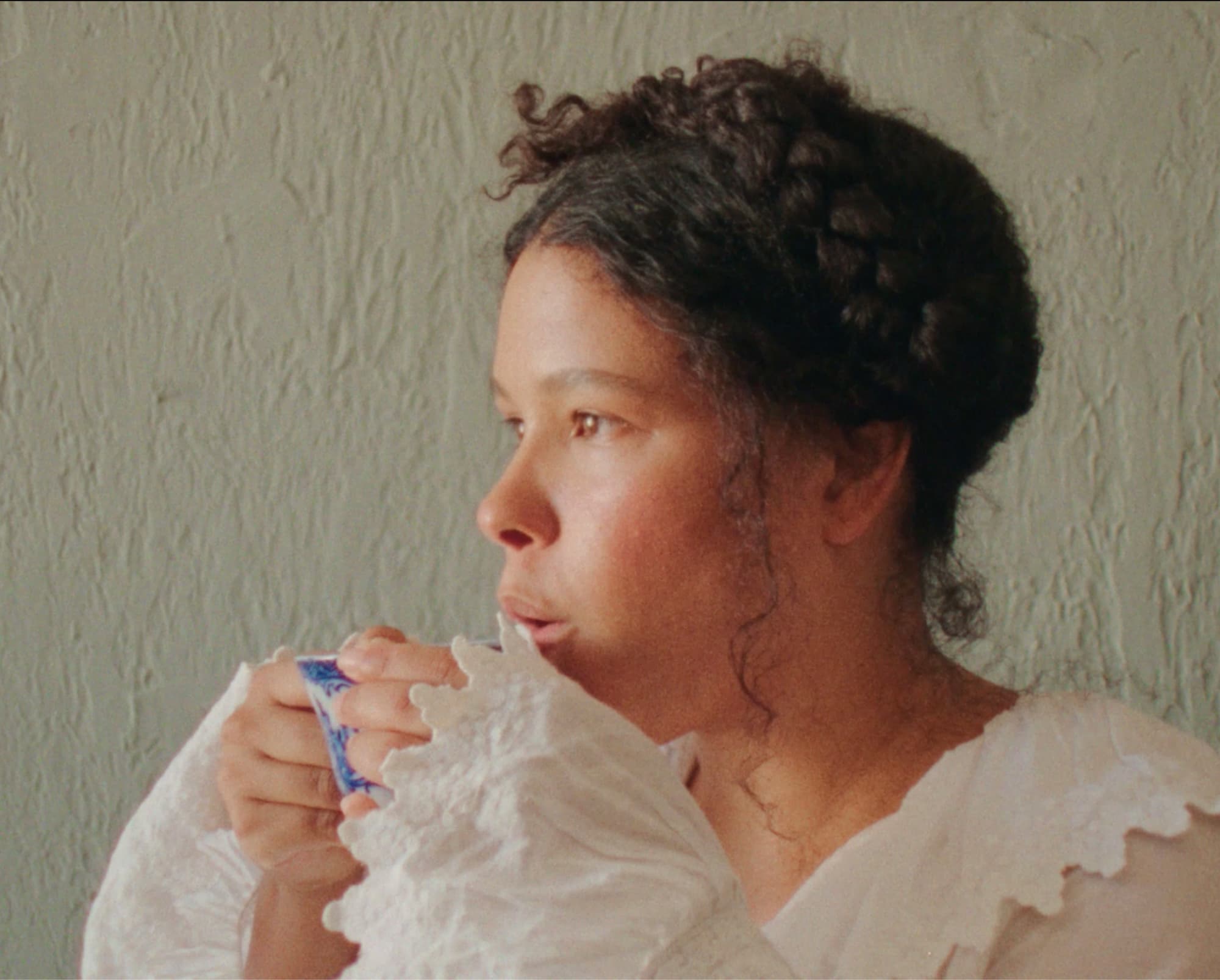 Ffern Artist Nneka Uzoigwe drinks Autumn tea.jpg